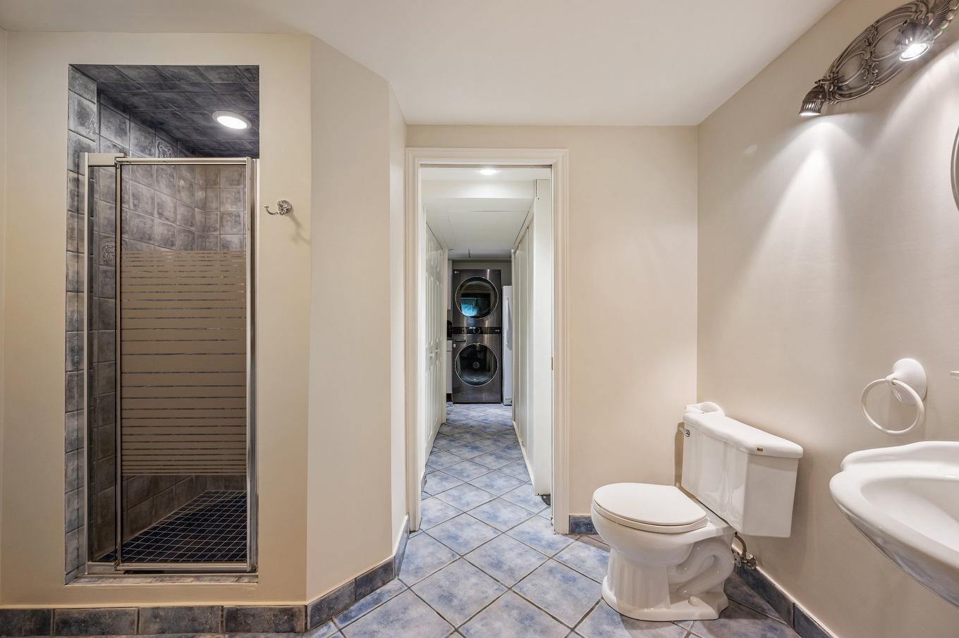 Salle de bains - 1386 Rue Des Peupliers, Mont-Saint-Hilaire, QC - Indoor Photo Showing Bathroom