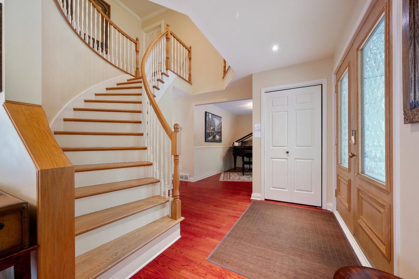 Hall d'entrée/Vestibule - 1386 Rue Des Peupliers, Mont-Saint-Hilaire, QC - Indoor Photo Showing Other Room