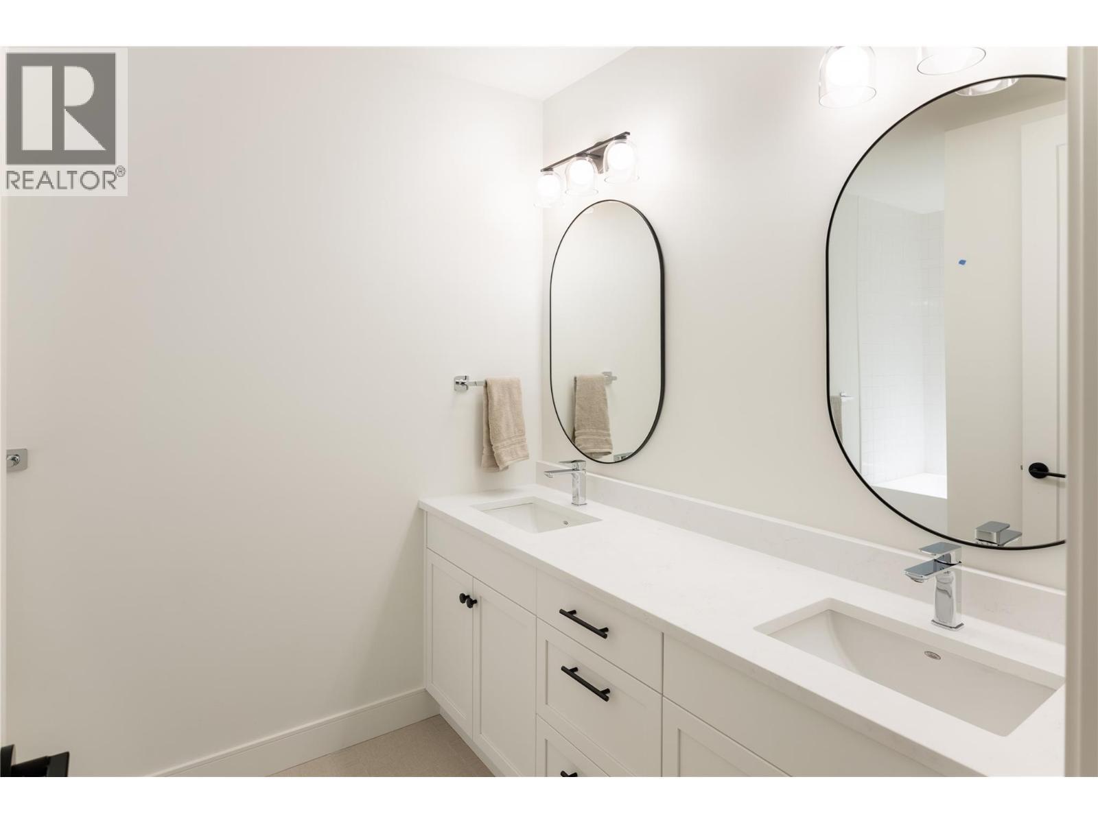 5650 The Edge Place Unit# 110, Kelowna, BC - Indoor Photo Showing Bathroom