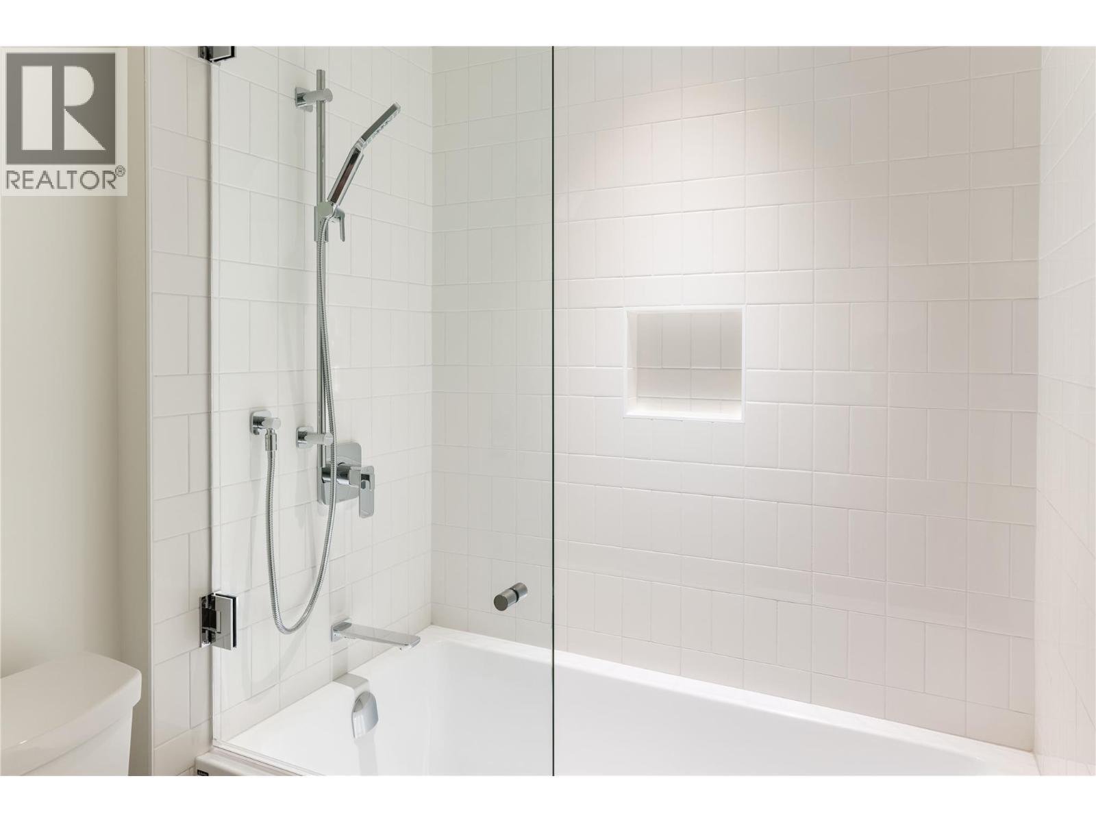 5650 The Edge Place Unit# 110, Kelowna, BC - Indoor Photo Showing Bathroom