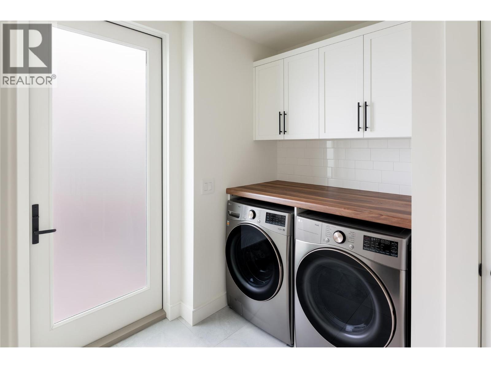 5650 The Edge Place Unit# 110, Kelowna, BC - Indoor Photo Showing Laundry Room