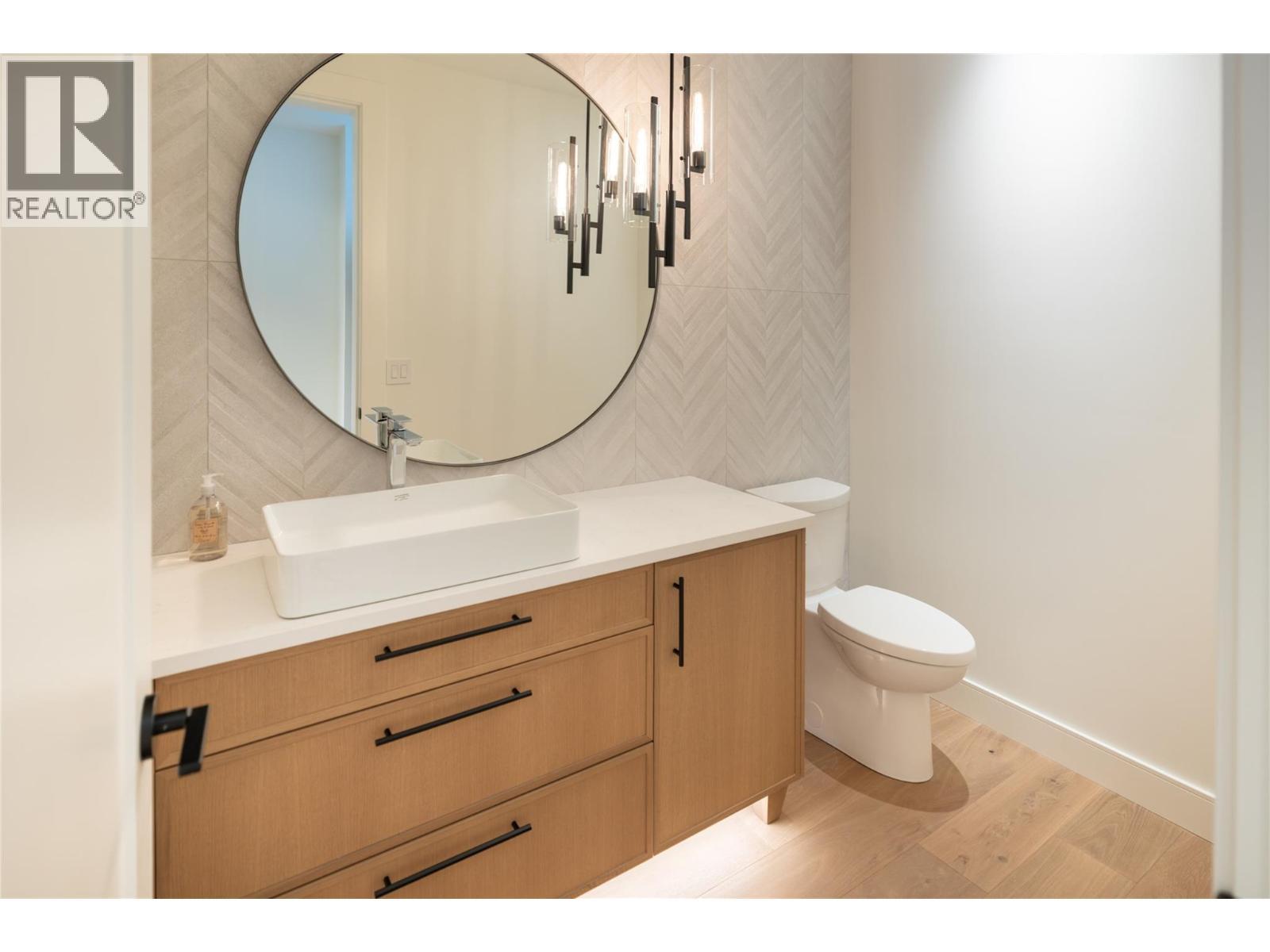 5650 The Edge Place Unit# 110, Kelowna, BC - Indoor Photo Showing Bathroom