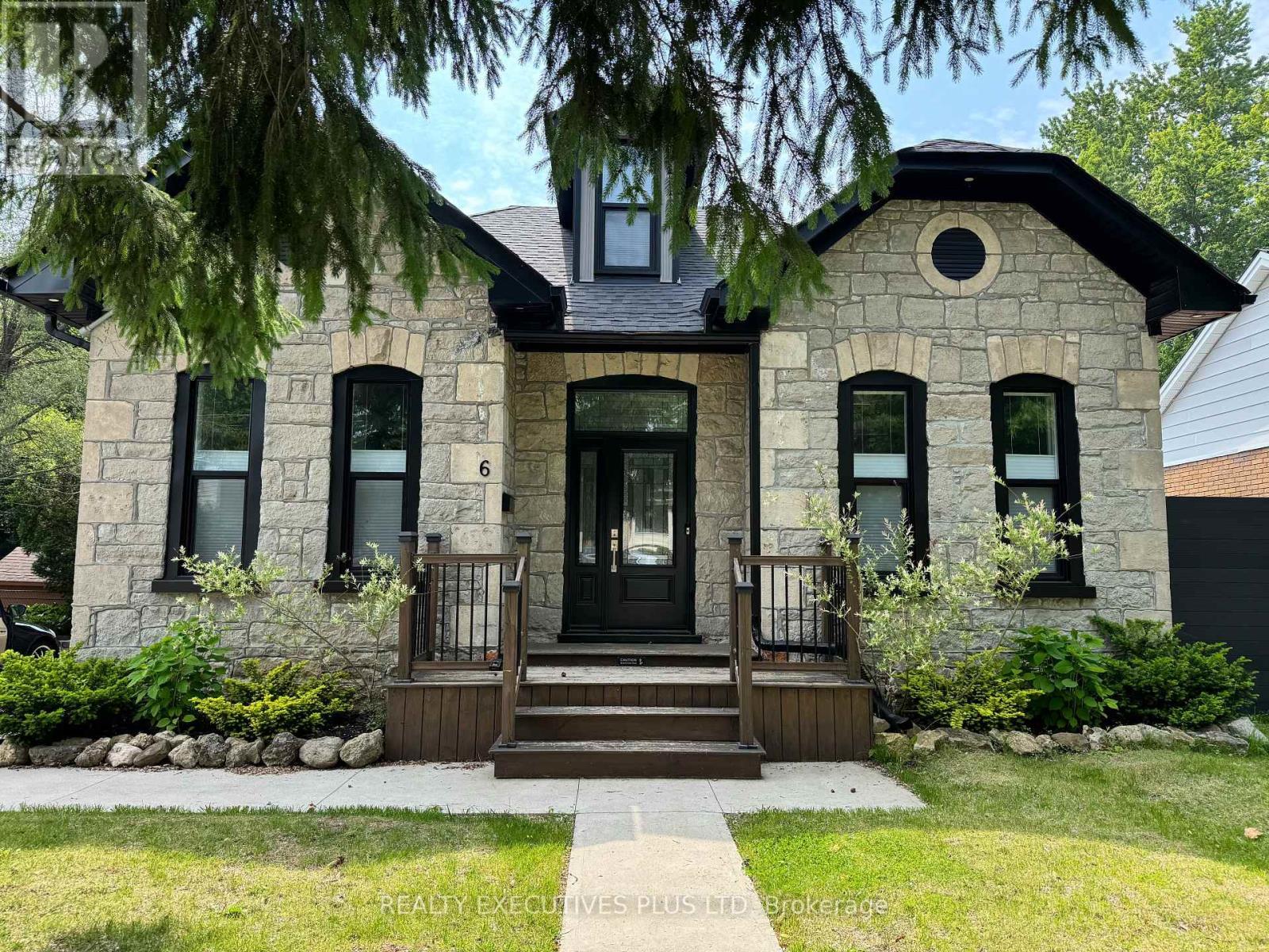 6 Elgin Street N, Cambridge, ON - Outdoor With Facade