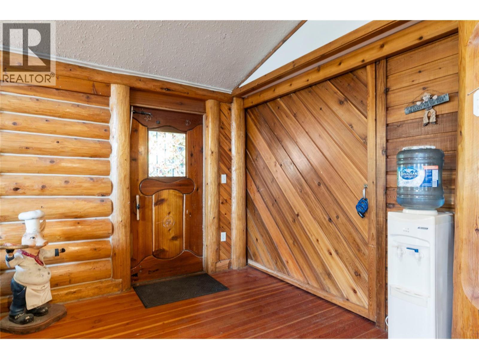 5327 Squilax Anglemont Road, Celista, BC - Indoor Photo Showing Other Room