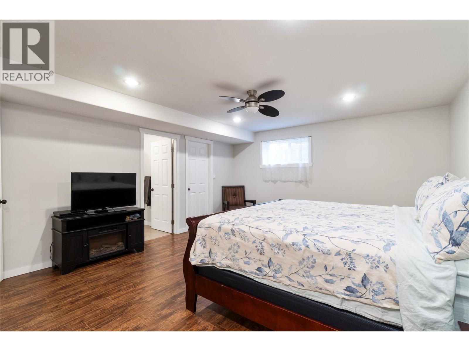 5327 Squilax Anglemont Road, Celista, BC - Indoor Photo Showing Bedroom