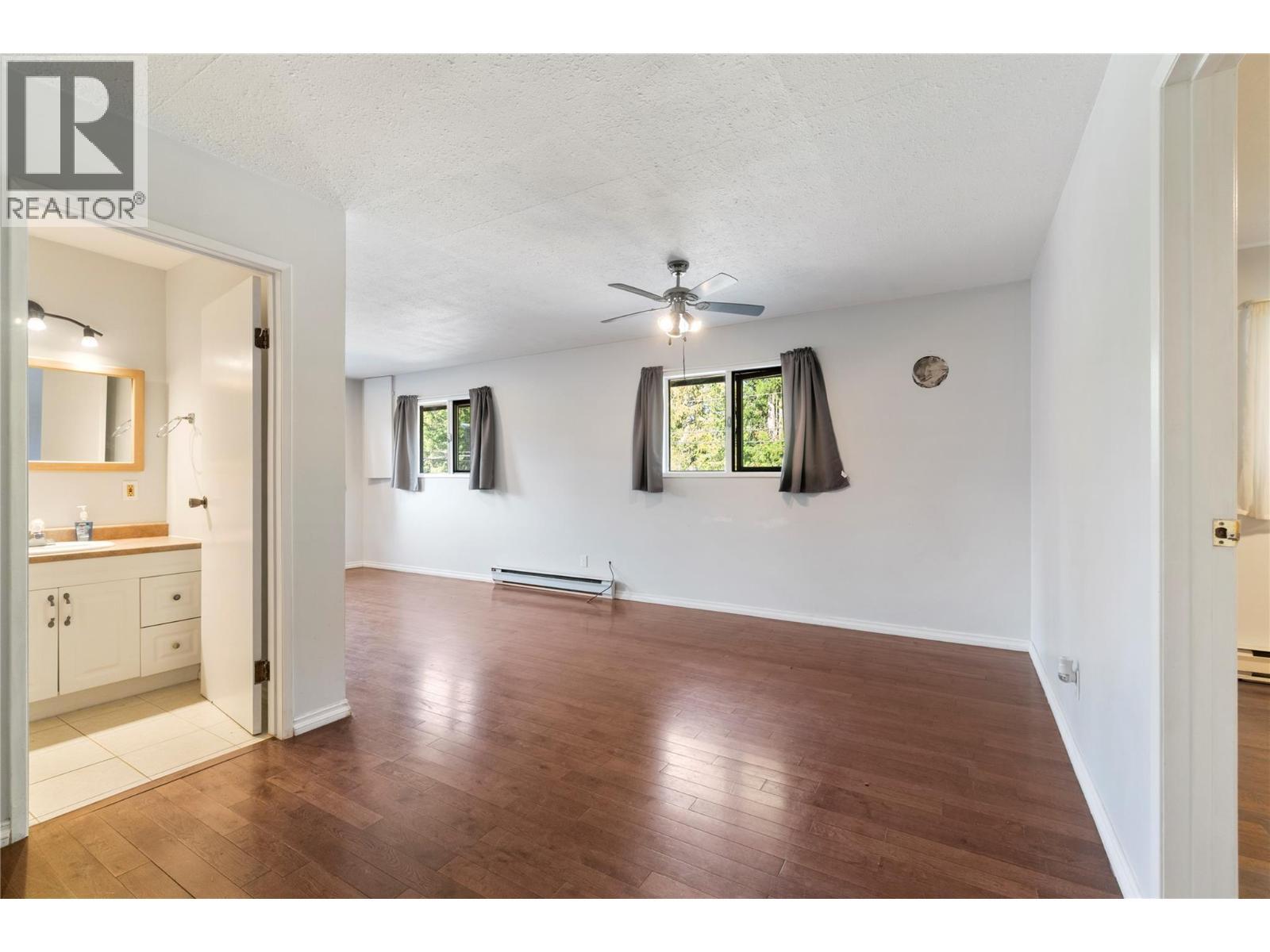 5327 Squilax Anglemont Road, Celista, BC - Indoor Photo Showing Other Room