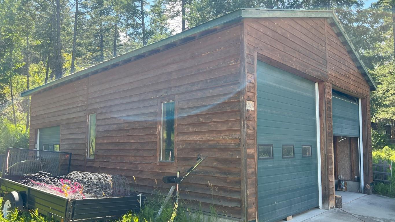 8774 Colony Road, Wardner, BC - Outdoor