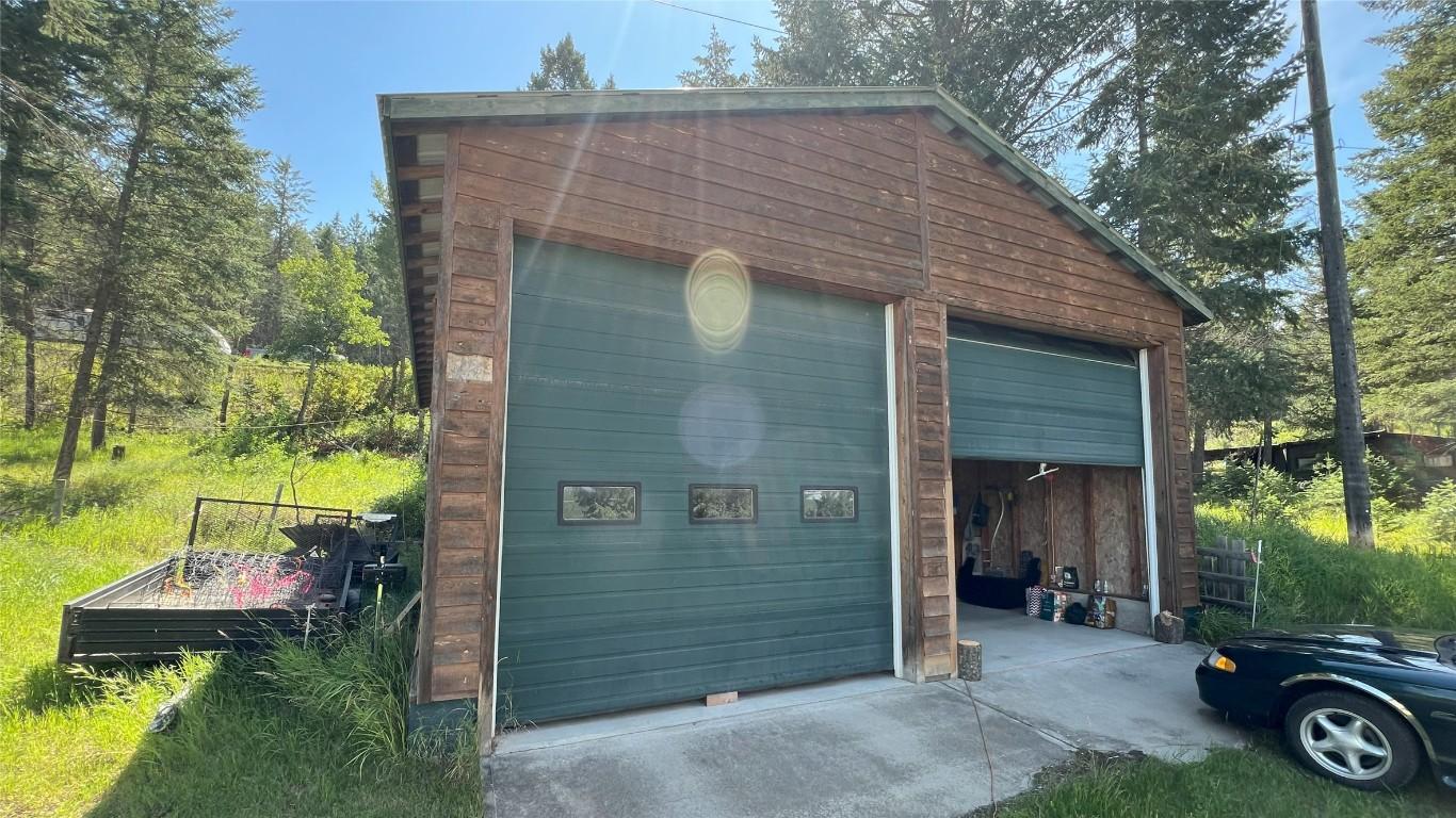8774 Colony Road, Wardner, BC - Outdoor