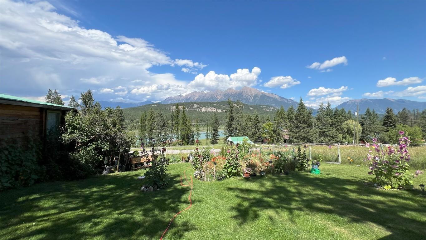 8774 Colony Road, Wardner, BC - Outdoor
