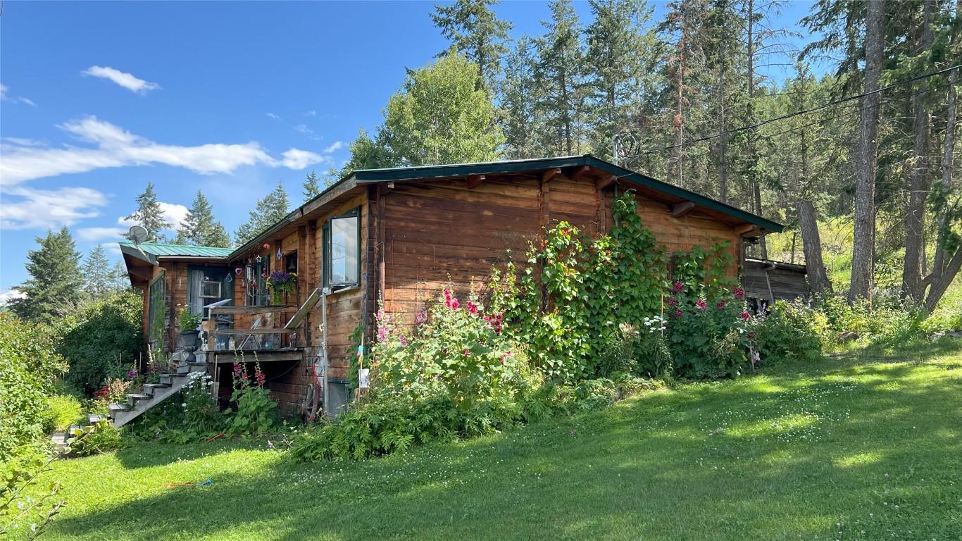 8774 Colony Road, Wardner, BC - Outdoor