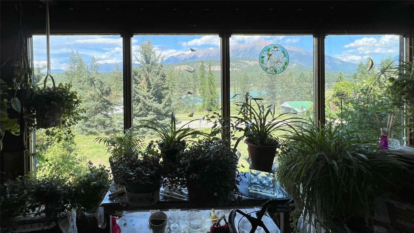 8774 Colony Road, Wardner, BC - Indoor