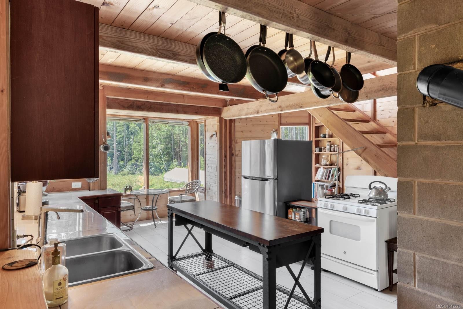 2 Welch Rd, Lasqueti Island, BC