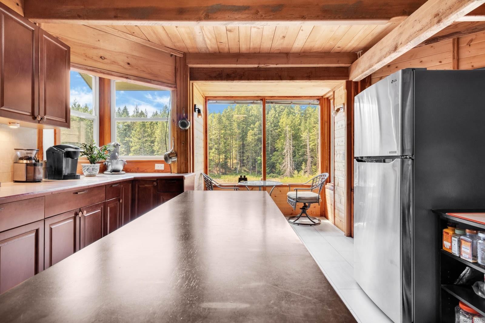 2 Welch Rd, Lasqueti Island, BC