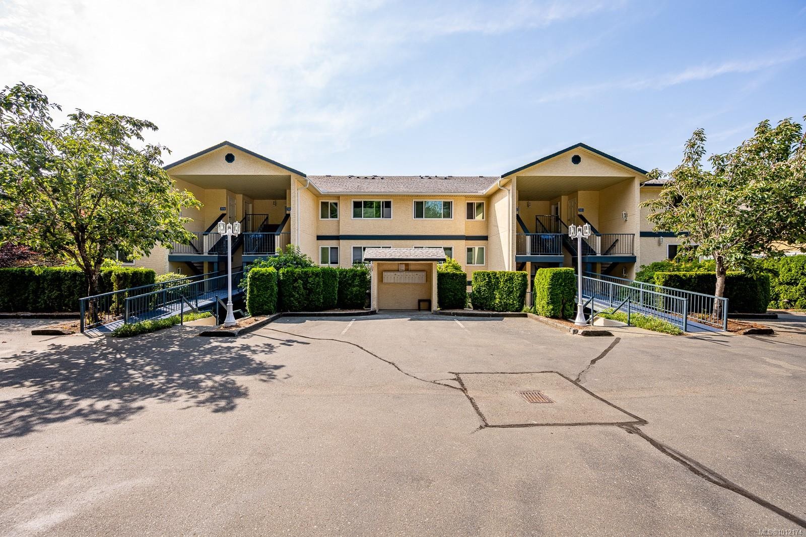 103-1902 Comox Ave, Comox, BC - Outdoor With Facade