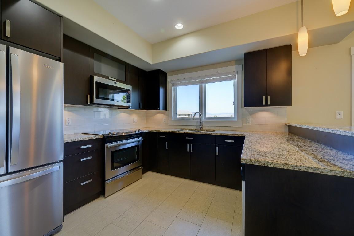 1201-1405 Springhill Drive, Kamloops, BC - Indoor Photo Showing Kitchen With Upgraded Kitchen