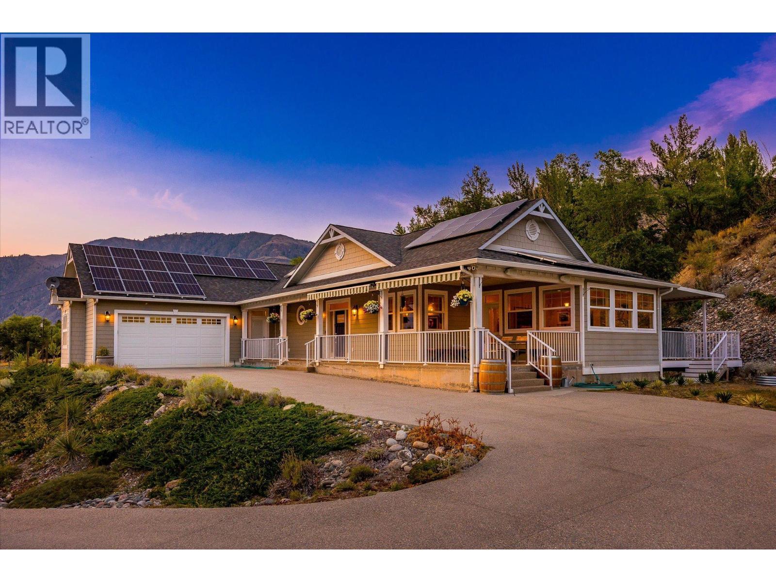 802 Coulthard Road, Cawston, BC - Outdoor With Deck Patio Veranda With Facade