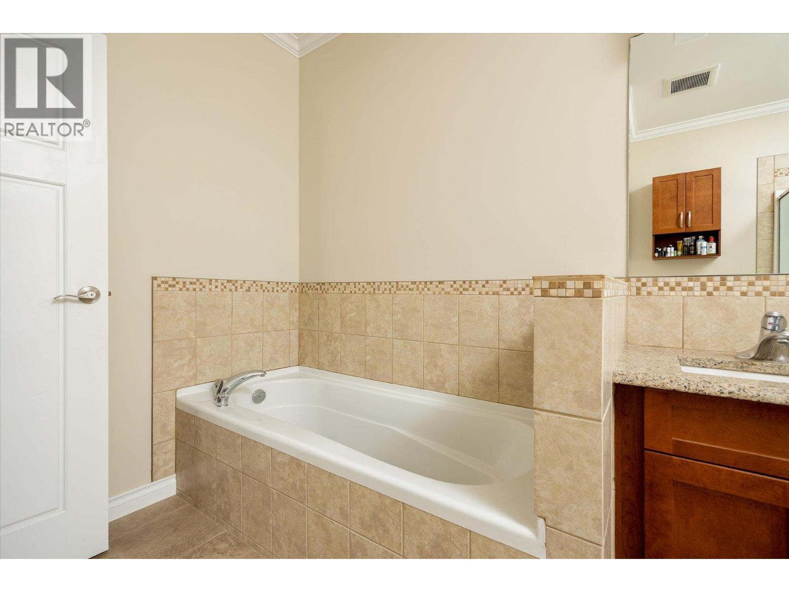 802 Coulthard Road, Cawston, BC - Indoor Photo Showing Bathroom