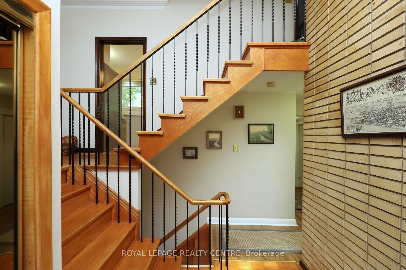 3338 Enniskillen Circle, Mississauga, ON - Indoor Photo Showing Other Room