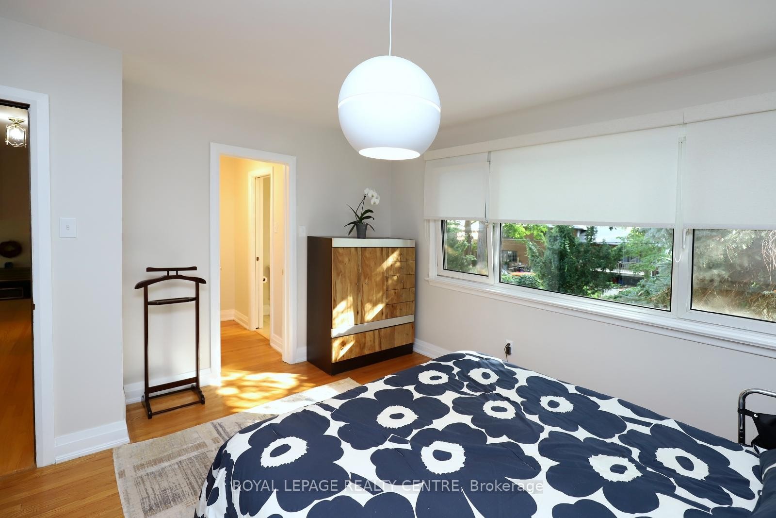 3338 Enniskillen Circle, Mississauga, ON - Indoor Photo Showing Bedroom