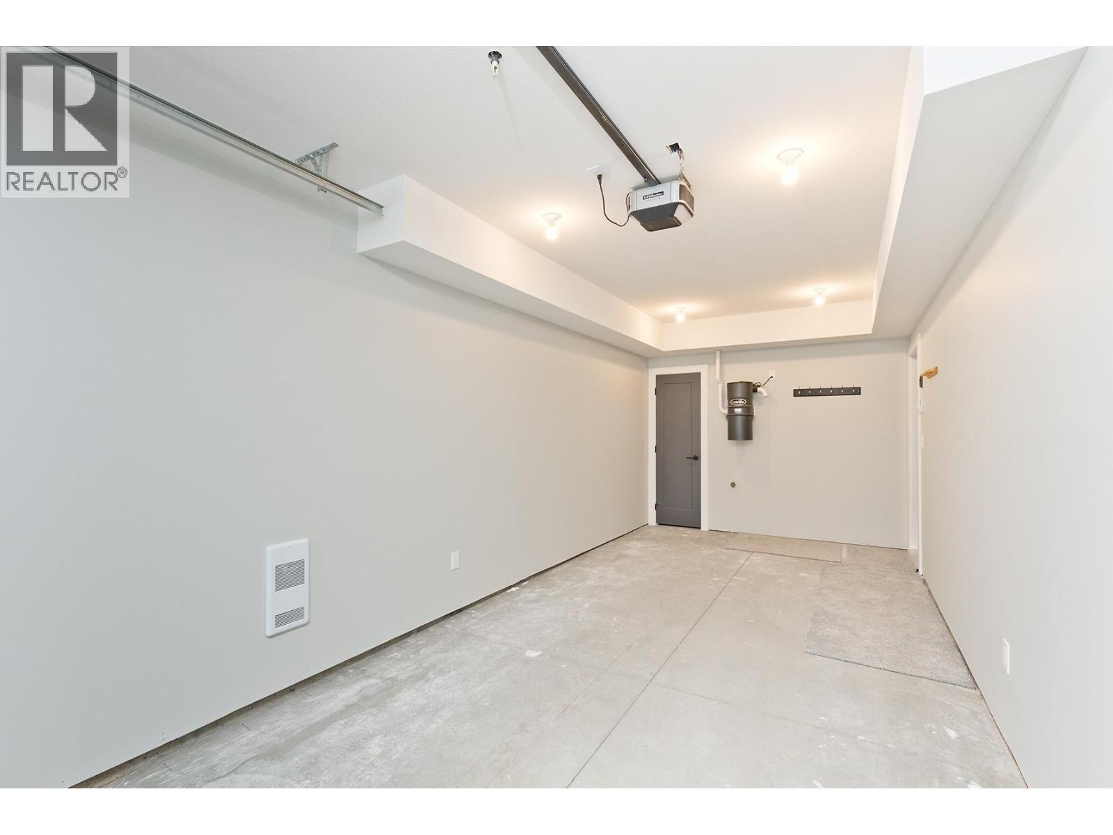 120 Grizzly Ridge Trail Unit# 12, Big White, BC - Indoor Photo Showing Other Room