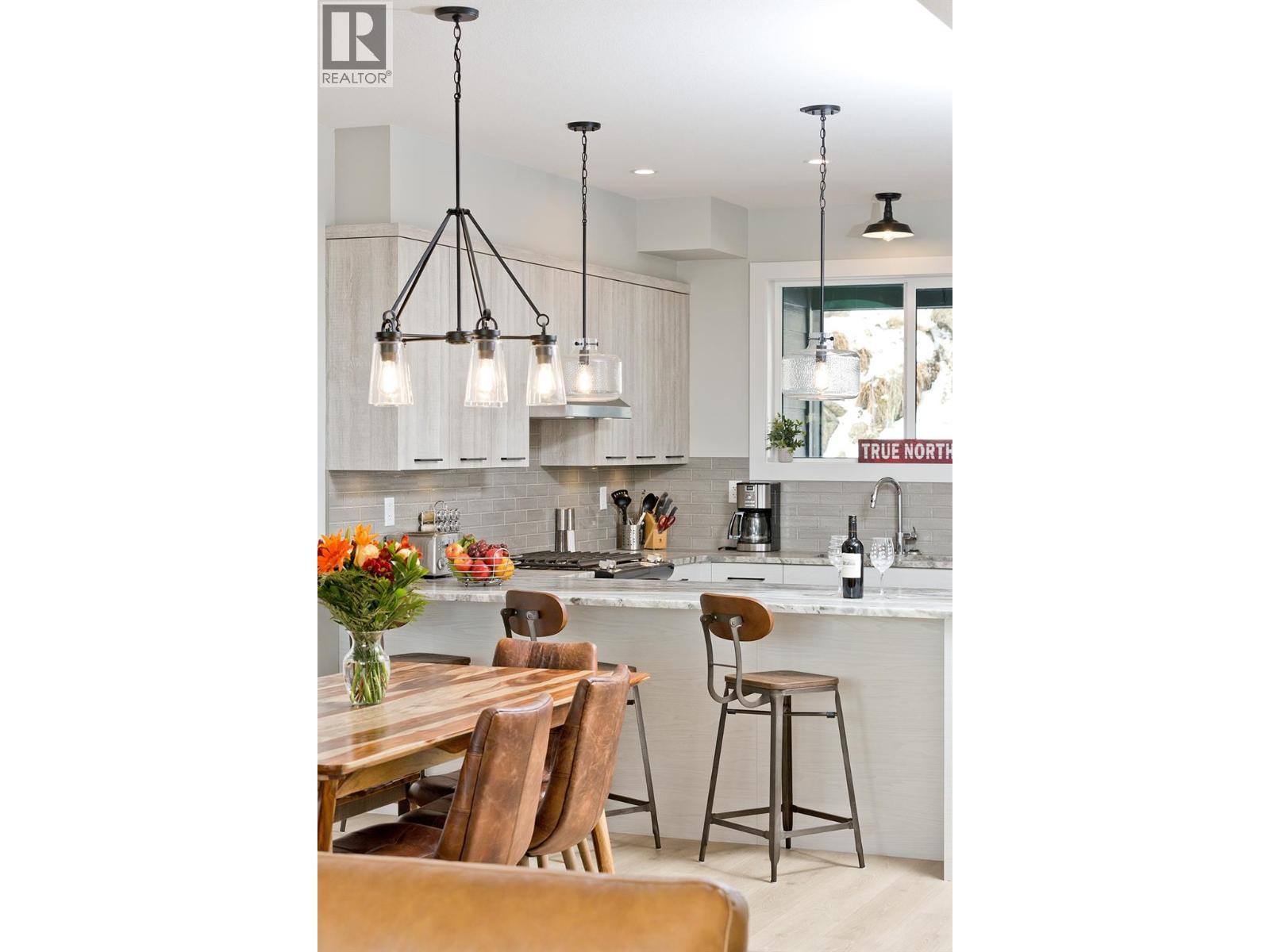 120 Grizzly Ridge Trail Unit# 12, Big White, BC - Indoor Photo Showing Kitchen