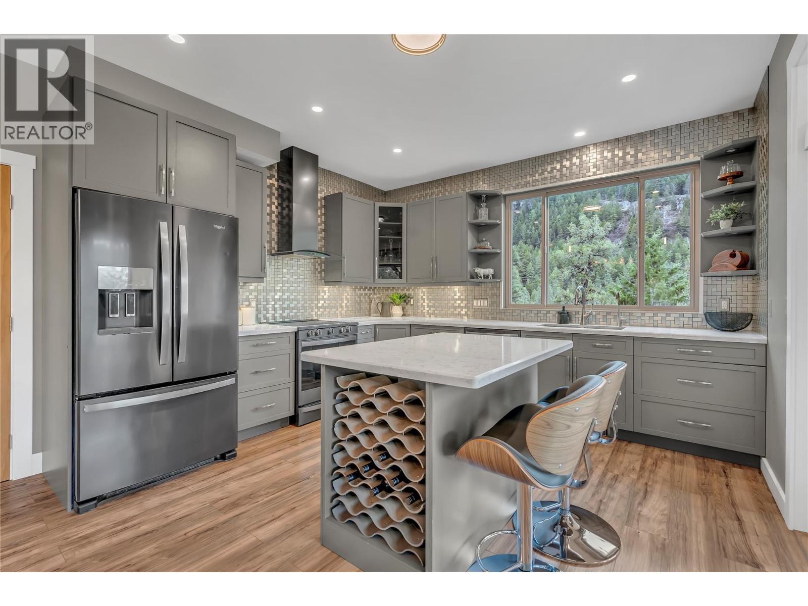 109 Fairway Drive, Kaleden, BC - Indoor Photo Showing Kitchen With Stainless Steel Kitchen With Upgraded Kitchen