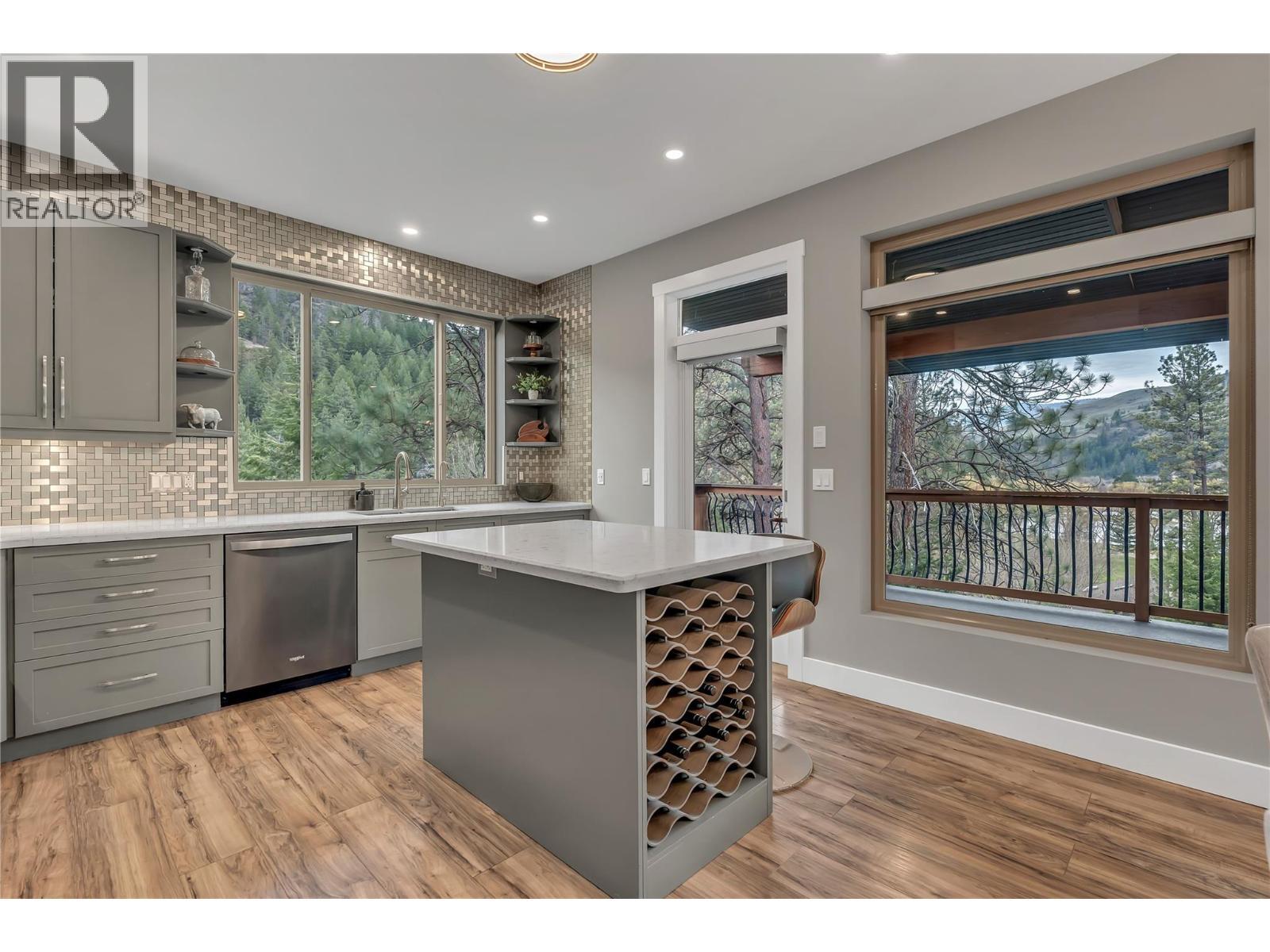 109 Fairway Drive, Kaleden, BC - Indoor Photo Showing Kitchen With Upgraded Kitchen
