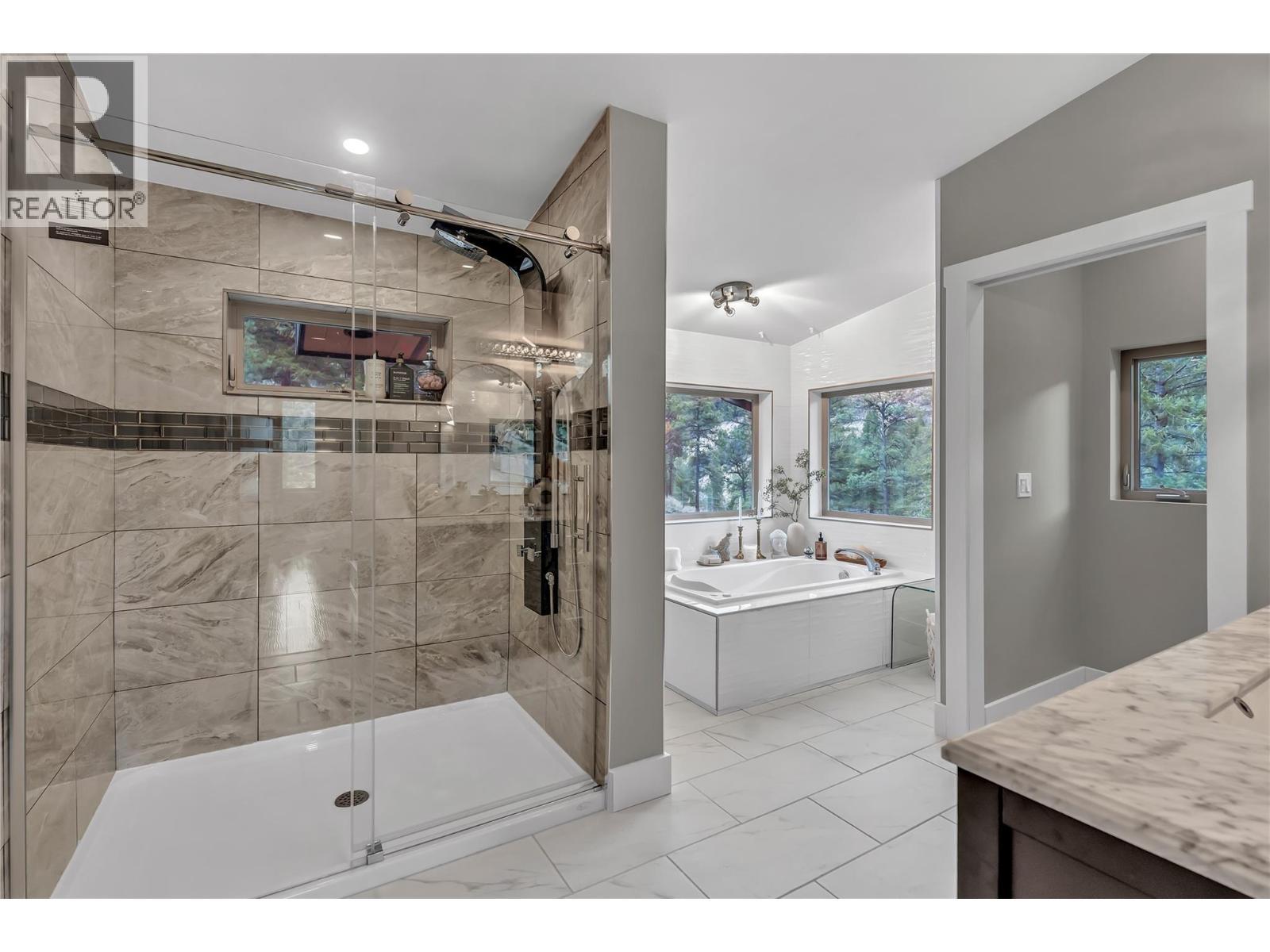 109 Fairway Drive, Kaleden, BC - Indoor Photo Showing Bathroom