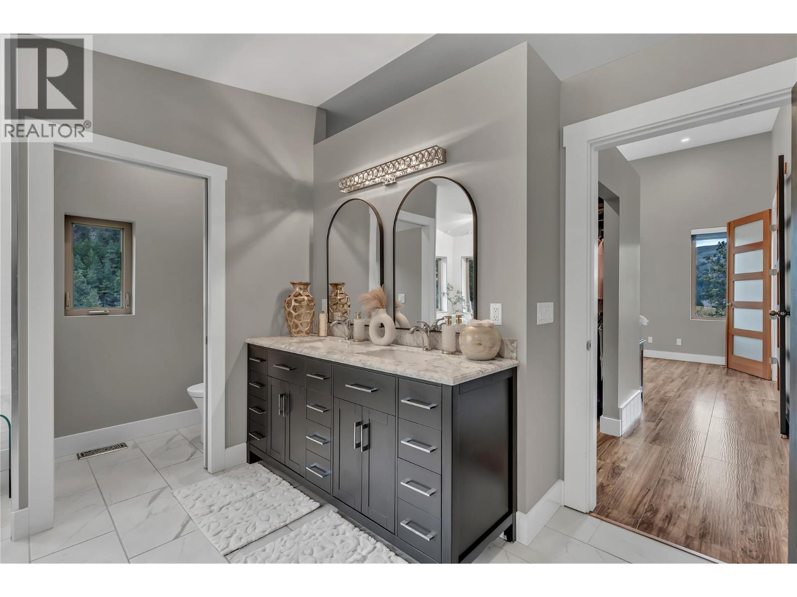 109 Fairway Drive, Kaleden, BC - Indoor Photo Showing Bathroom