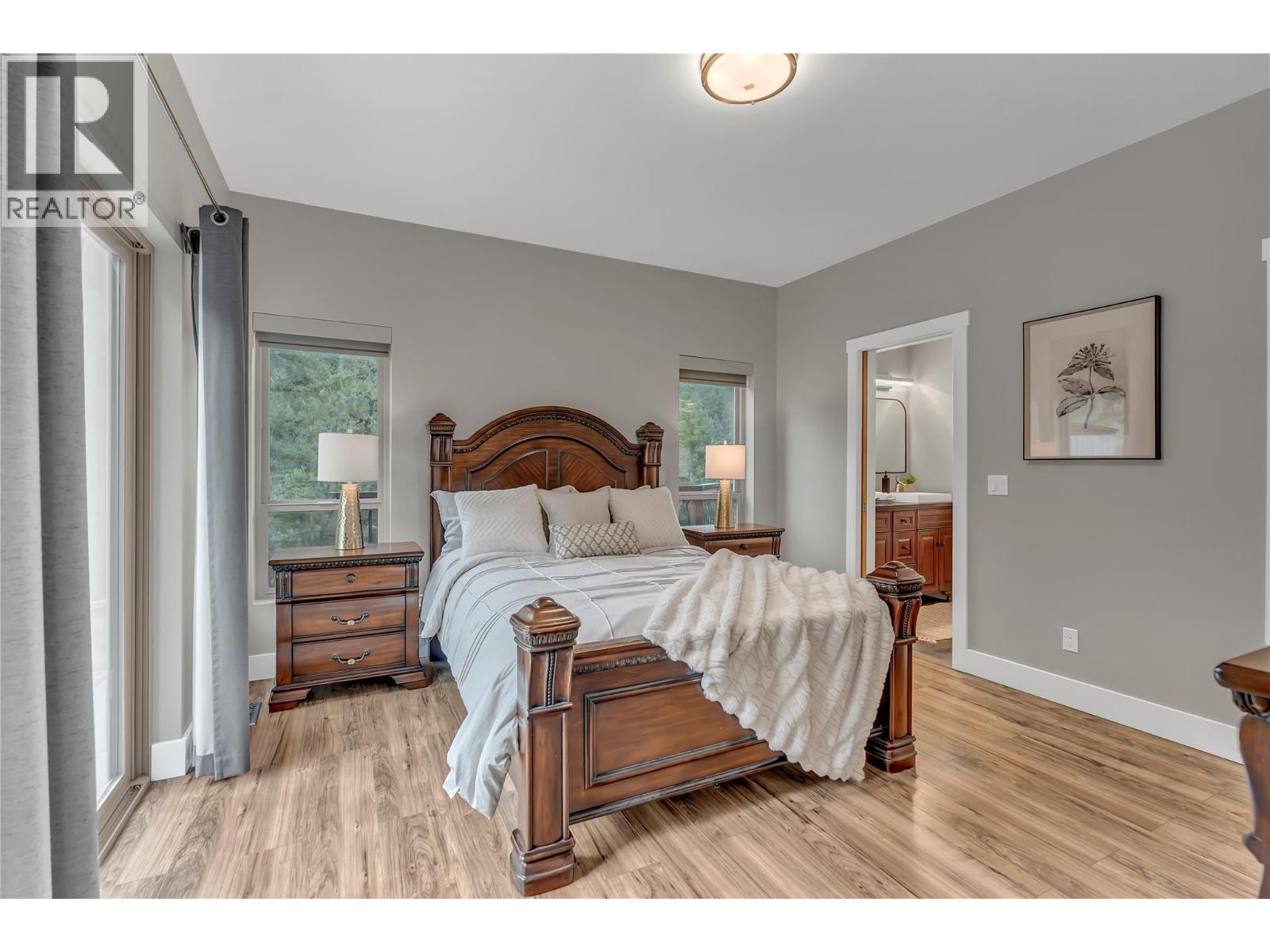 109 Fairway Drive, Kaleden, BC - Indoor Photo Showing Bedroom