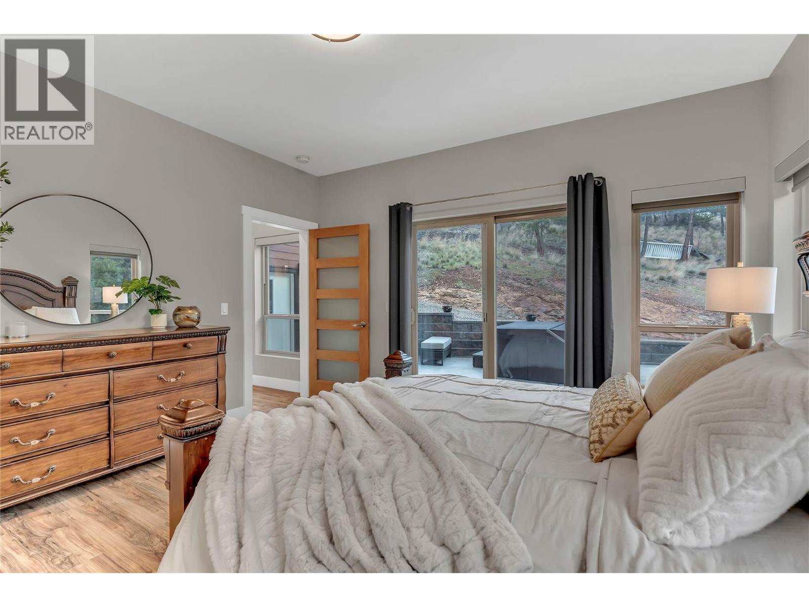 109 Fairway Drive, Kaleden, BC - Indoor Photo Showing Bedroom