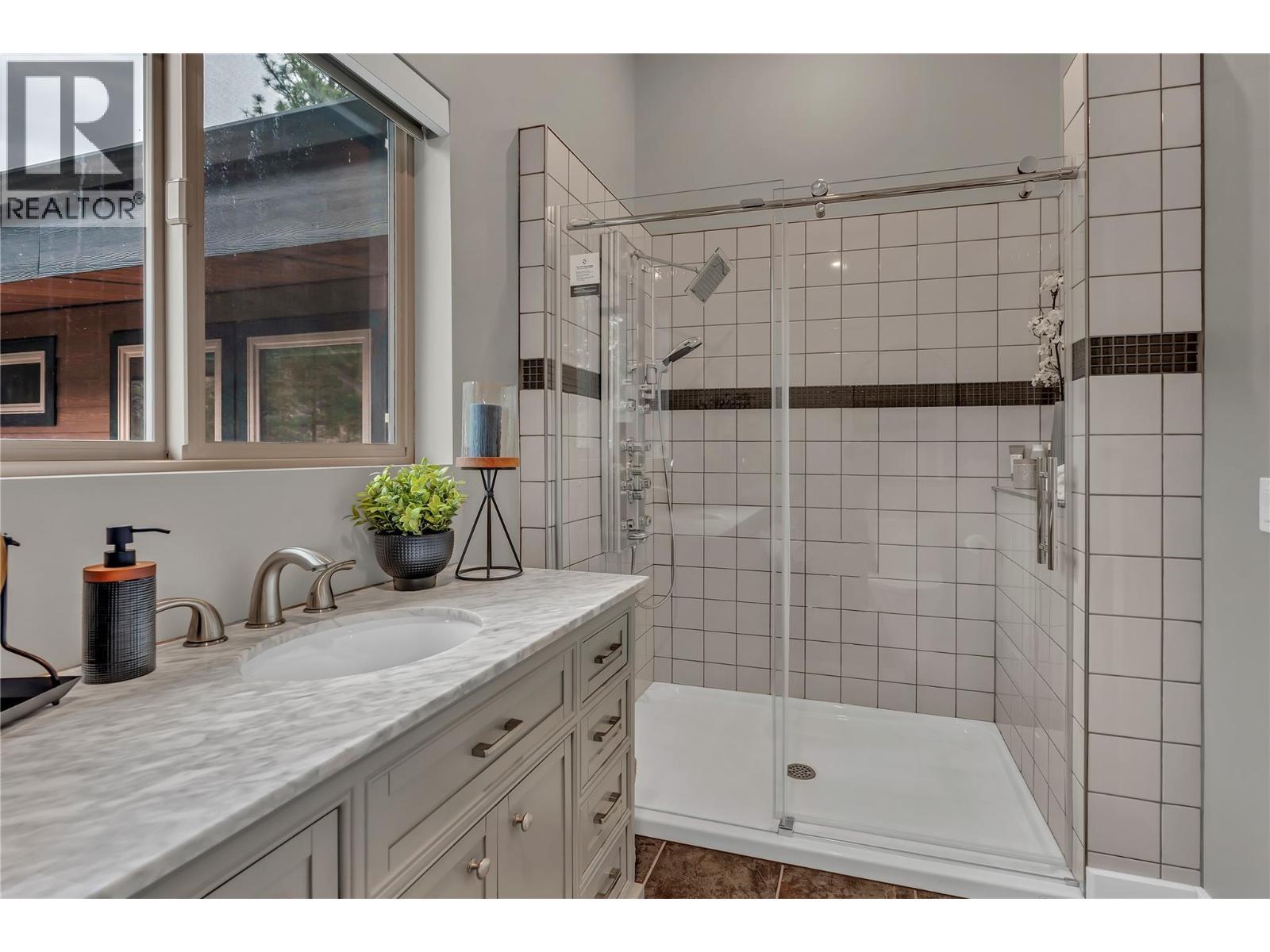 109 Fairway Drive, Kaleden, BC - Indoor Photo Showing Bathroom