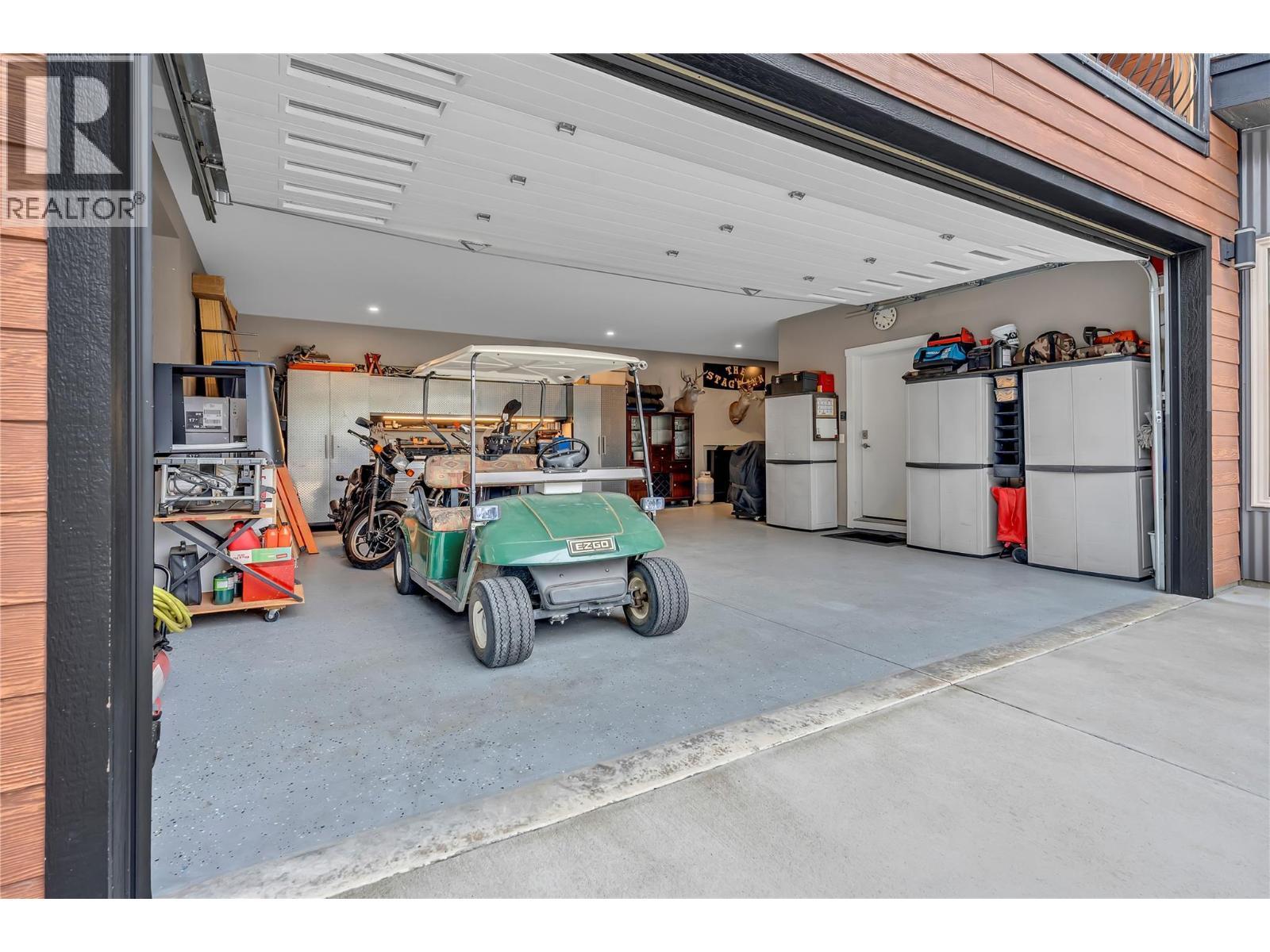 109 Fairway Drive, Kaleden, BC - Indoor Photo Showing Garage