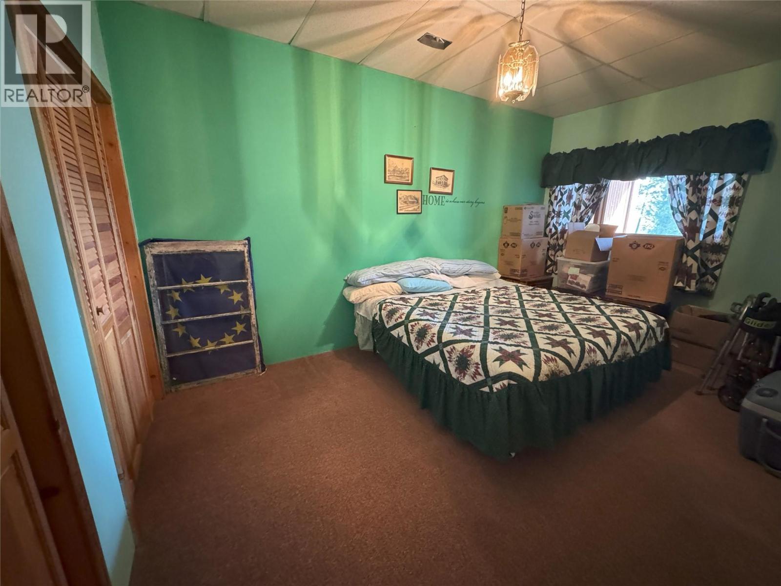 1605 24Th Avenue S, Cranbrook, BC - Indoor Photo Showing Bedroom