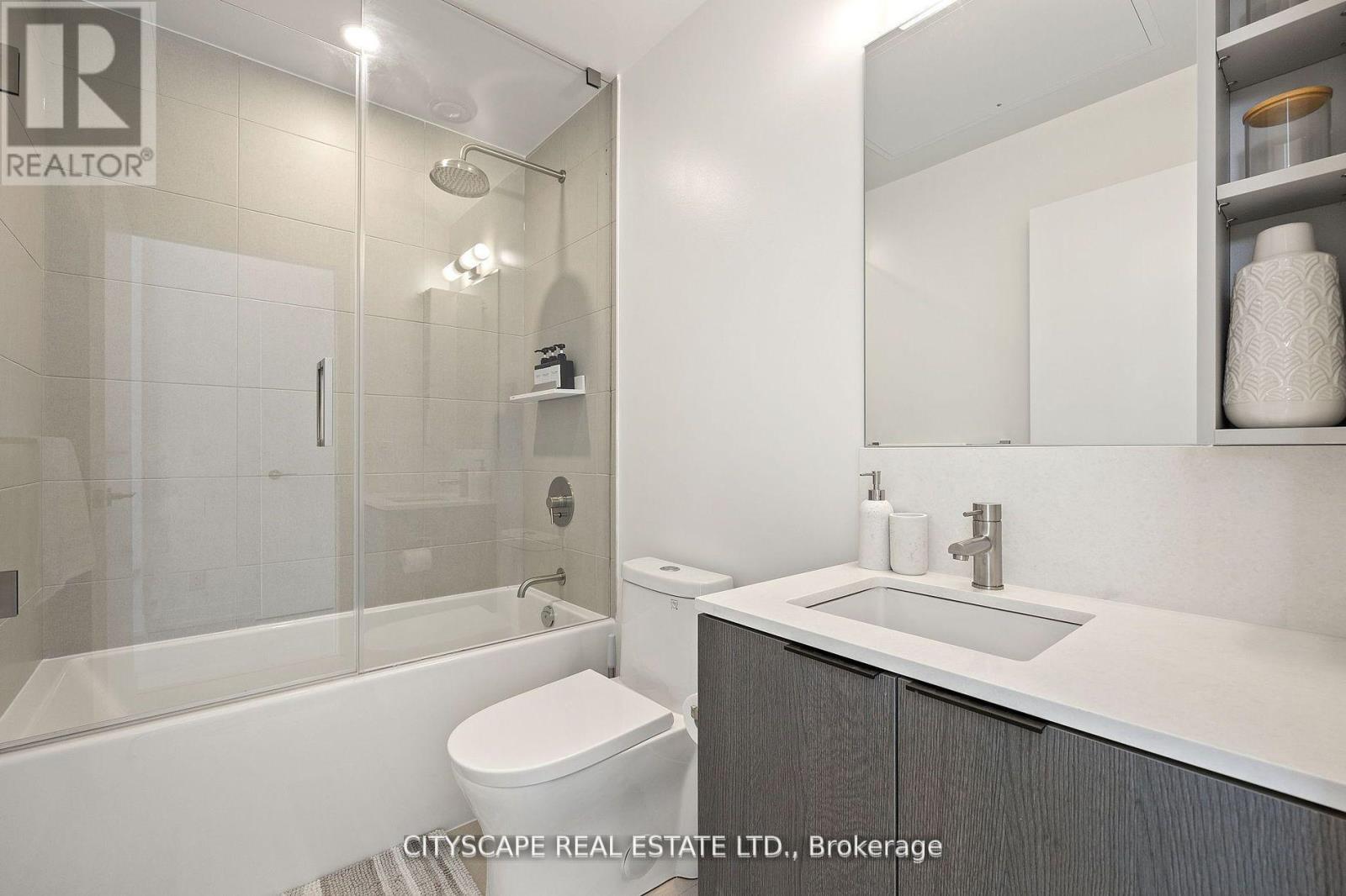 1802 - 55 Mercer Street, Toronto, ON - Indoor Photo Showing Bathroom