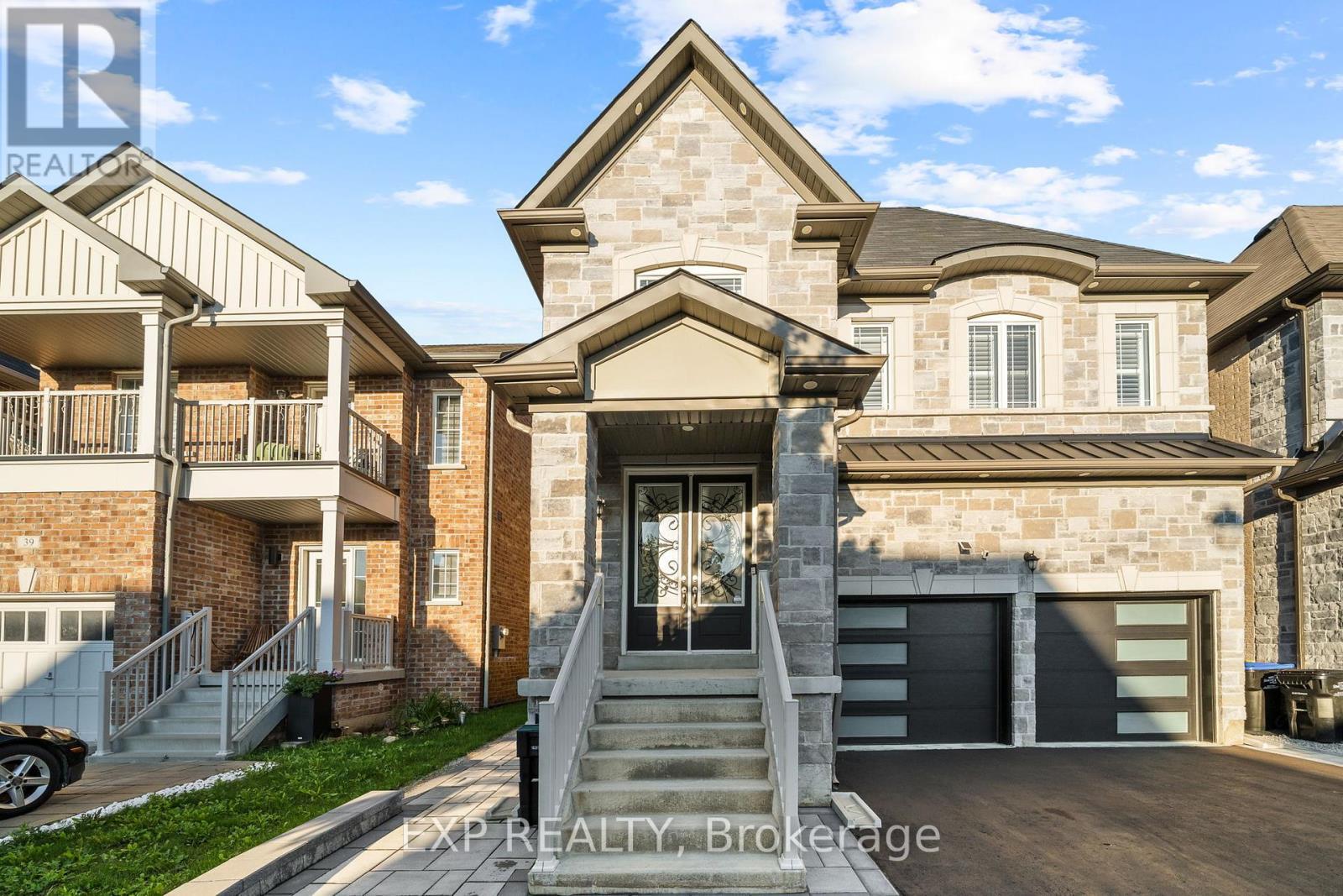 35 Tyndall Drive, Bradford West Gwillimbury, ON - Outdoor With Facade