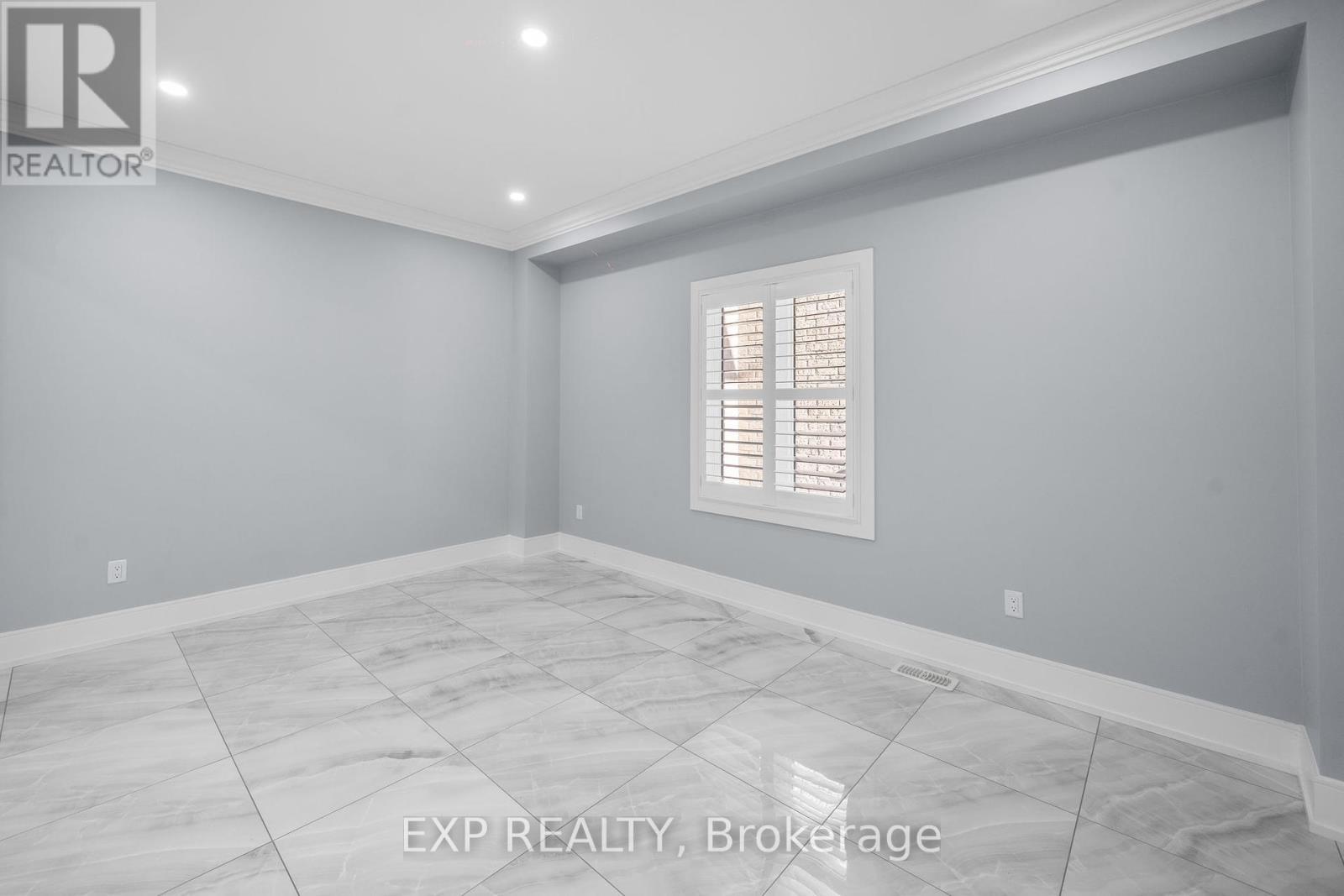 35 Tyndall Drive, Bradford West Gwillimbury, ON - Indoor Photo Showing Other Room