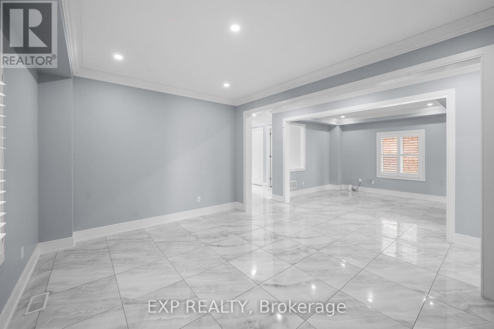 35 Tyndall Drive, Bradford West Gwillimbury, ON - Indoor Photo Showing Other Room