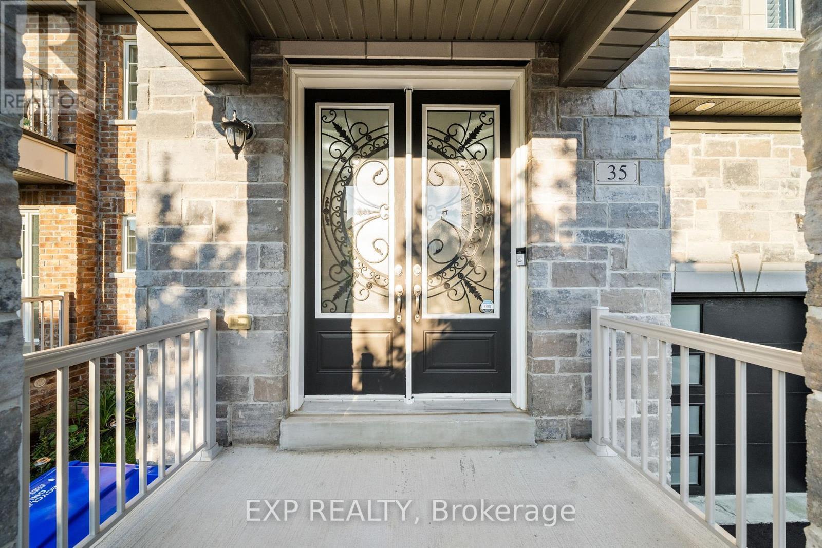 35 Tyndall Drive, Bradford West Gwillimbury, ON - Outdoor