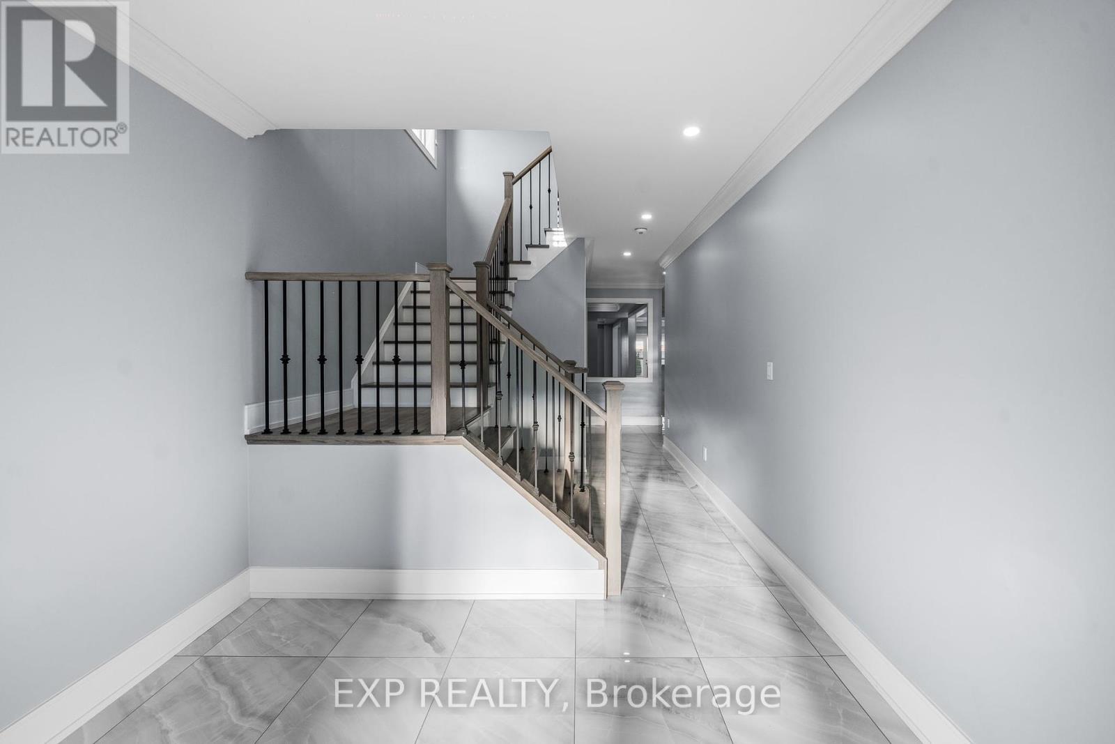 35 Tyndall Drive, Bradford West Gwillimbury, ON - Indoor Photo Showing Other Room