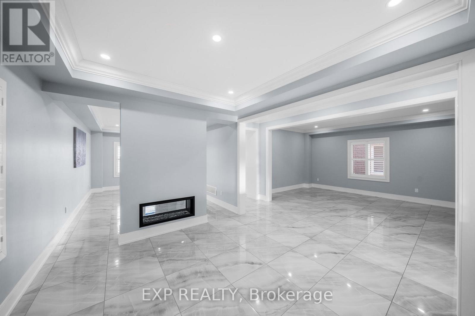 35 Tyndall Drive, Bradford West Gwillimbury, ON - Indoor Photo Showing Other Room