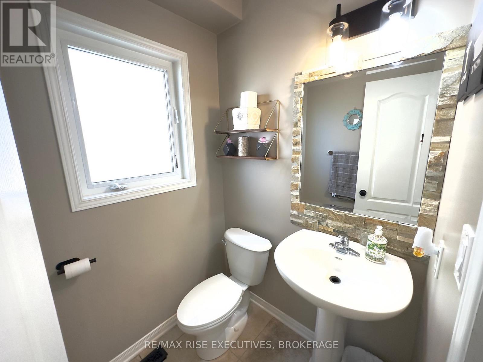 1651 Crimson Crescent, Kingston (City Northwest), ON - Indoor Photo Showing Bathroom