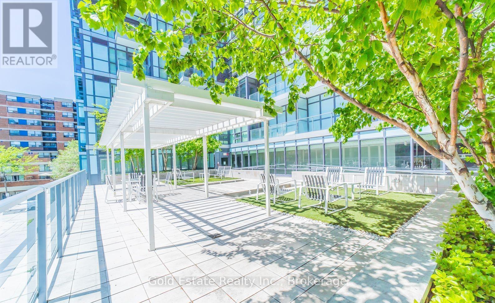 810 - 210 Simcoe Street, Toronto, ON - Outdoor