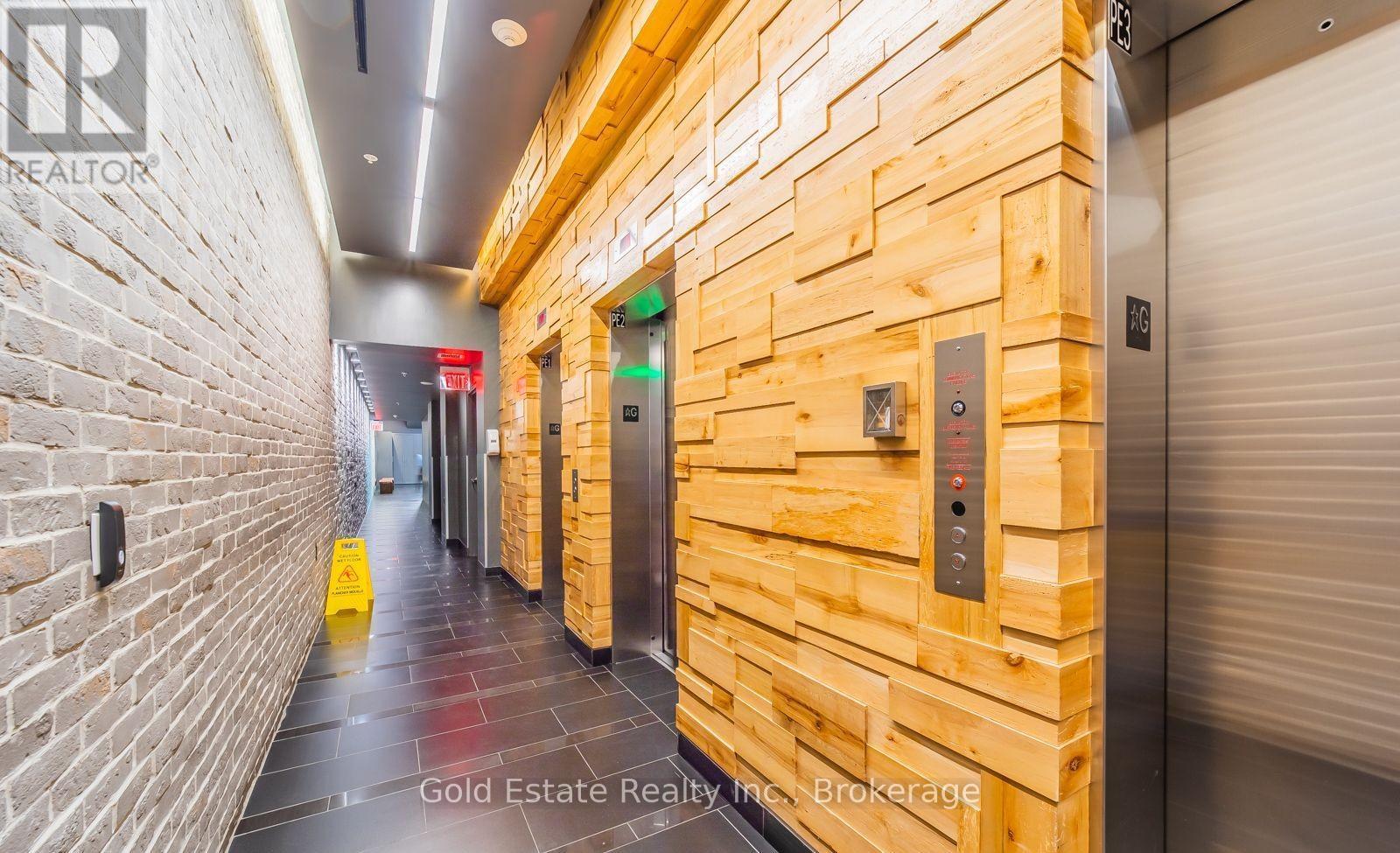 810 - 210 Simcoe Street, Toronto, ON - Indoor Photo Showing Other Room