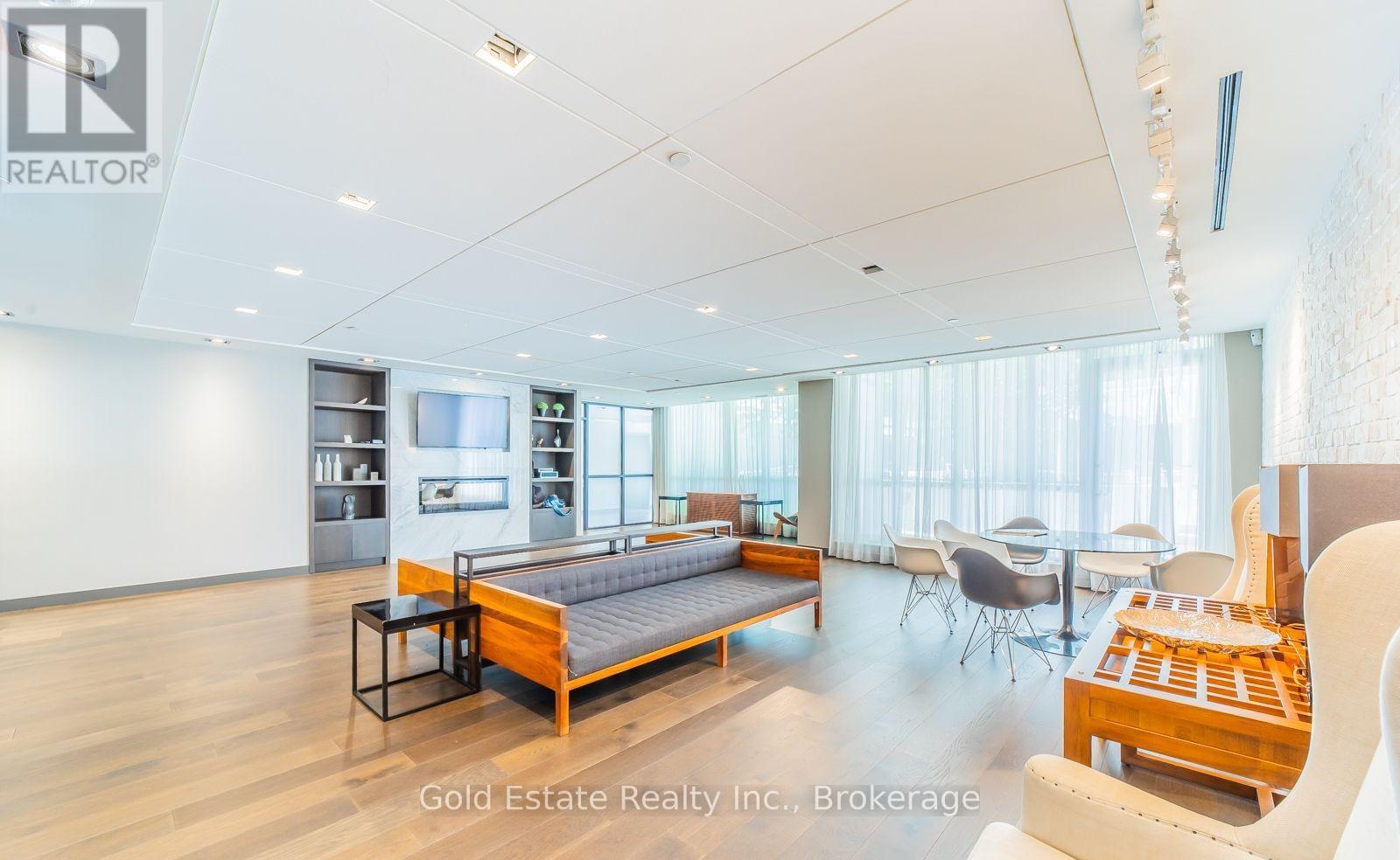 810 - 210 Simcoe Street, Toronto, ON - Indoor