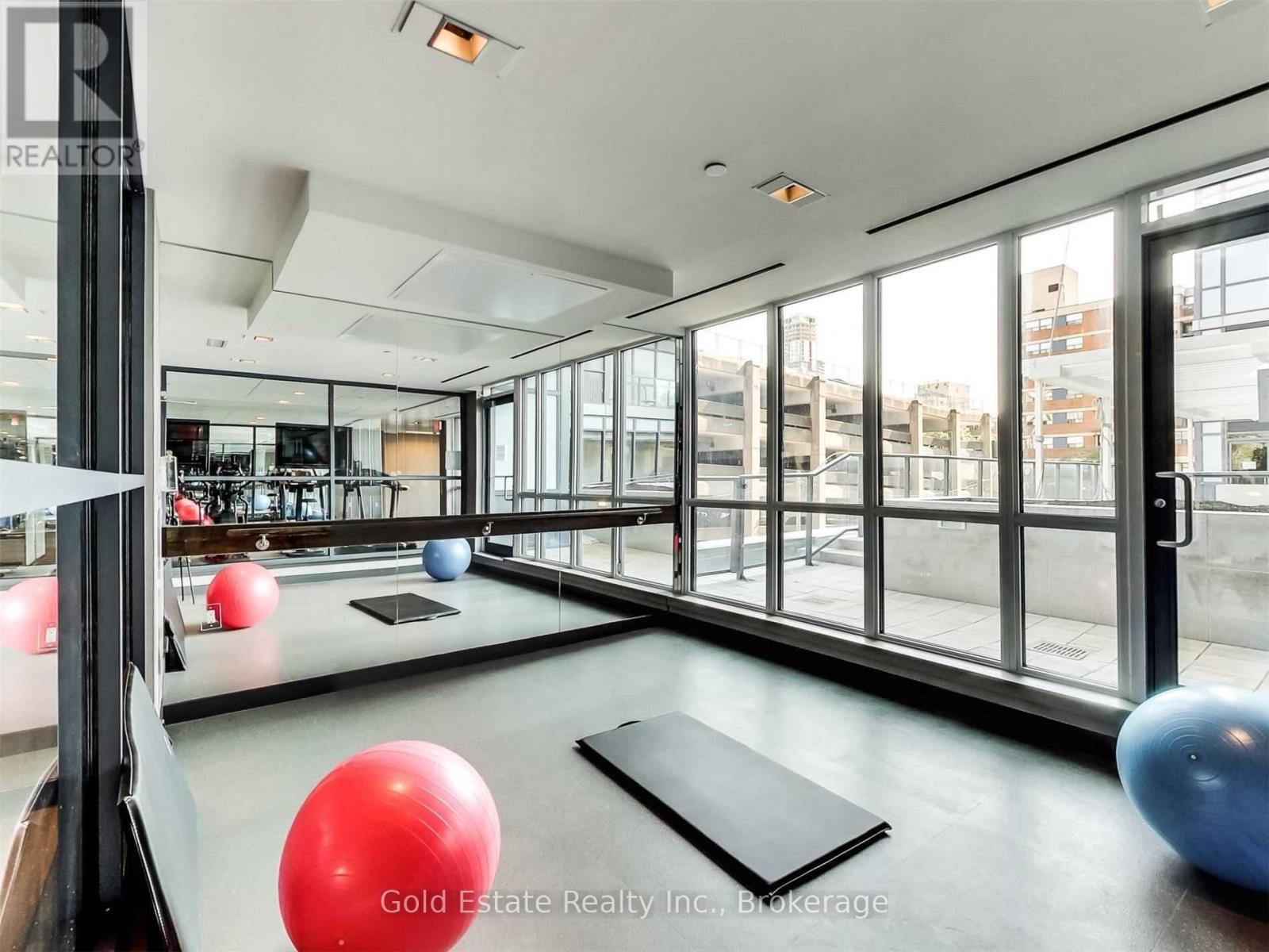 810 - 210 Simcoe Street, Toronto, ON - Indoor Photo Showing Other Room