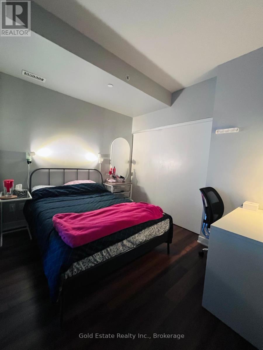 810 - 210 Simcoe Street, Toronto, ON - Indoor Photo Showing Bedroom