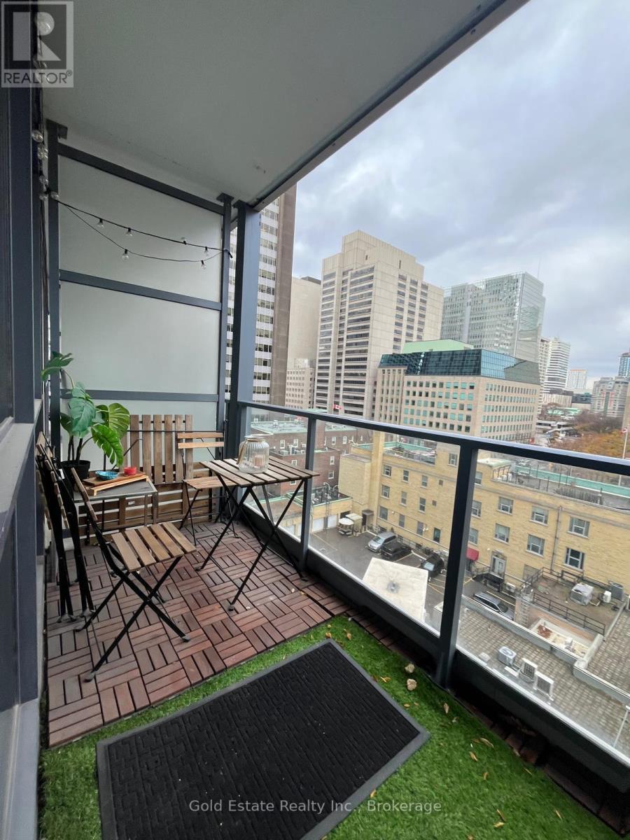 810 - 210 Simcoe Street, Toronto, ON - Outdoor With View With Exterior