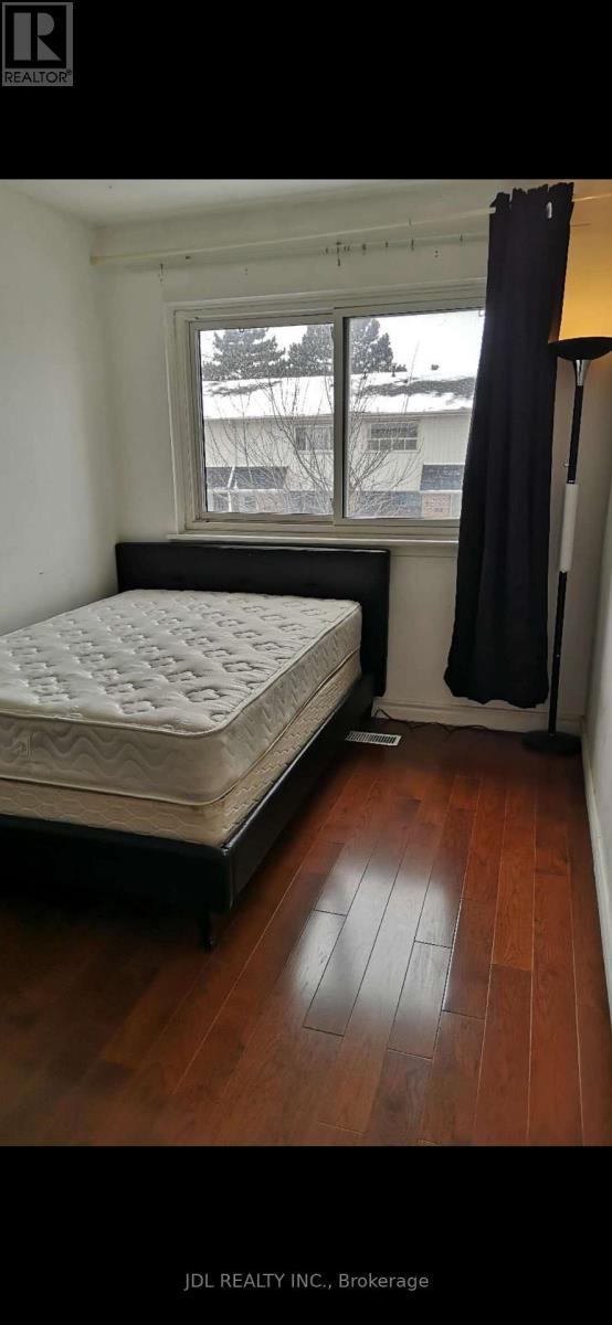 #17 - 2451 Bridletowne Circle, Toronto, ON - Indoor Photo Showing Bedroom