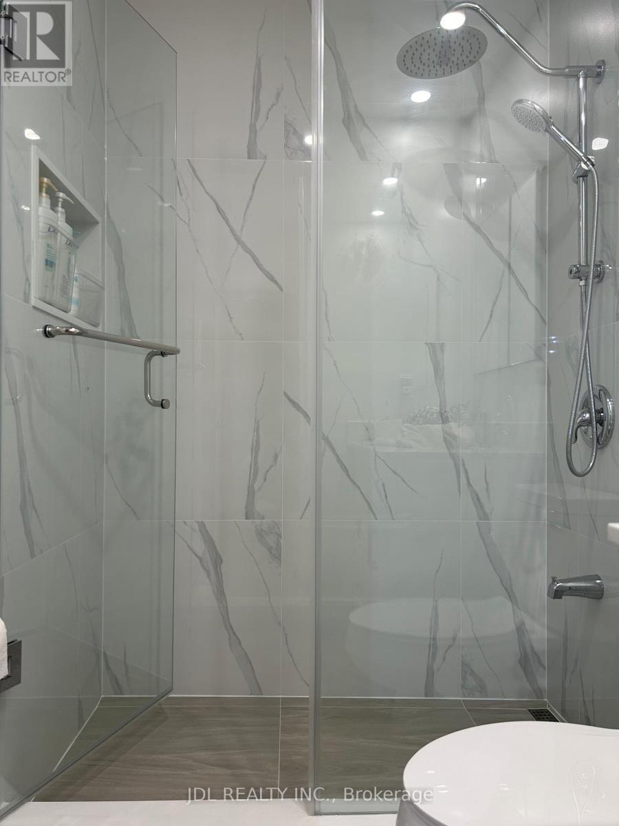 #17 - 2451 Bridletowne Circle, Toronto, ON - Indoor Photo Showing Bathroom